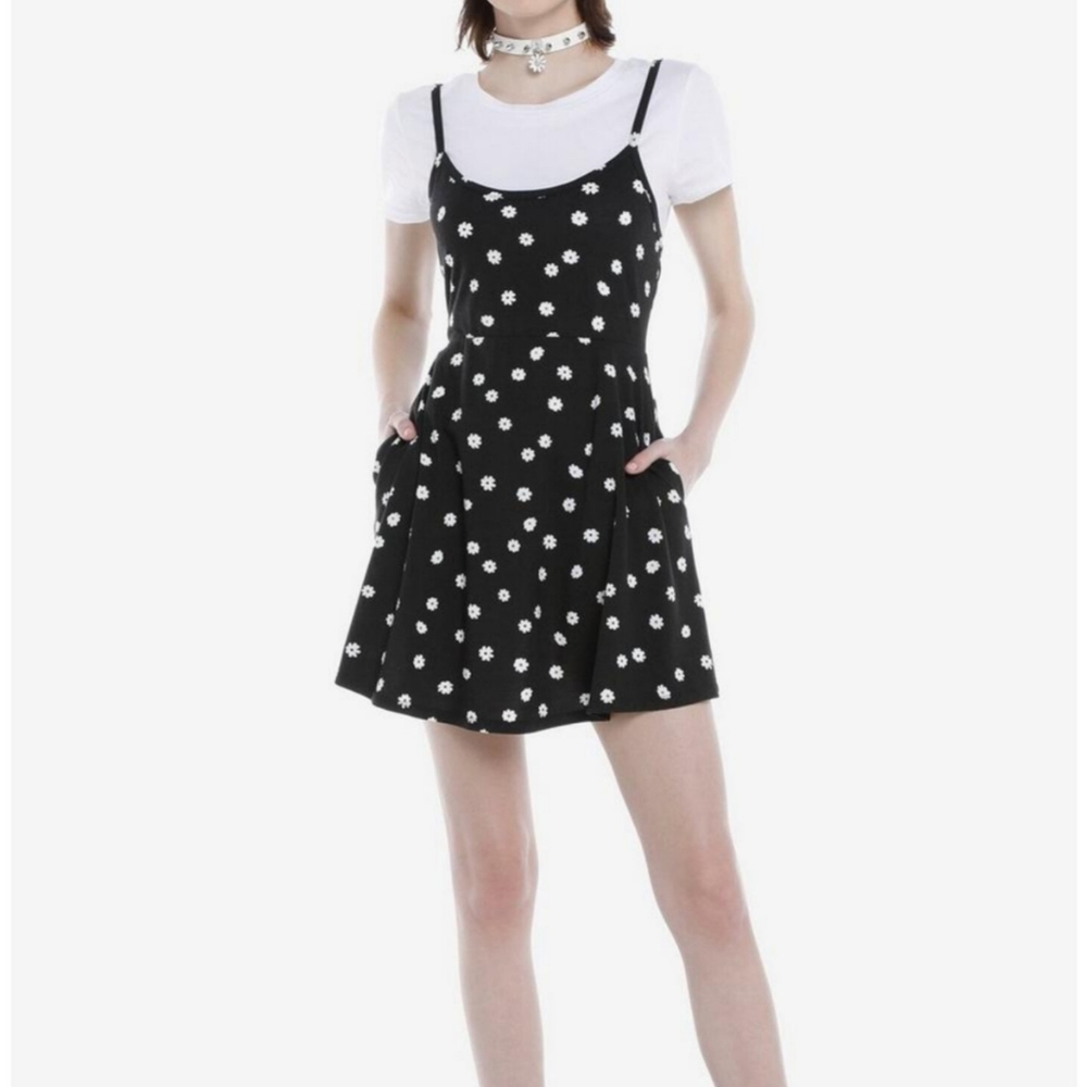 Layered daisy dress 🌼